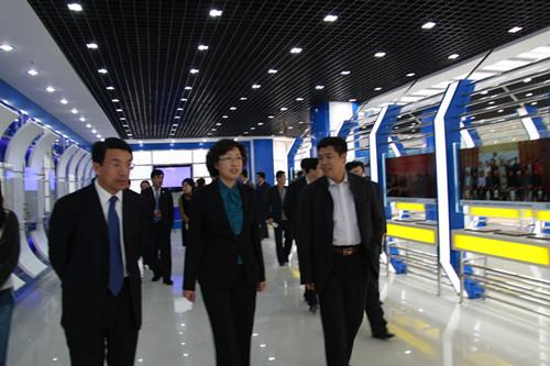 威海市委副書記、市長張惠（原青島市委常委、副市長）和青島市委常委、市委秘書長王魯明視察指導工作