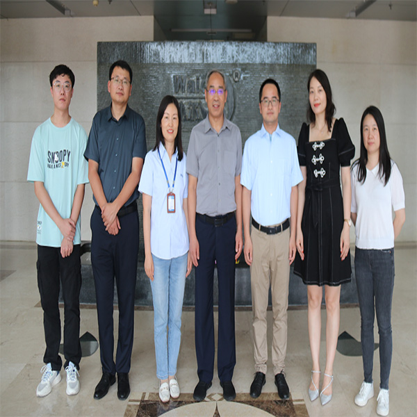 中國農科院黃教授一行來集團參觀指導